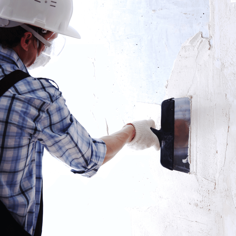 Glatter Untergrund durch Feinspachtelung – Renovierung
