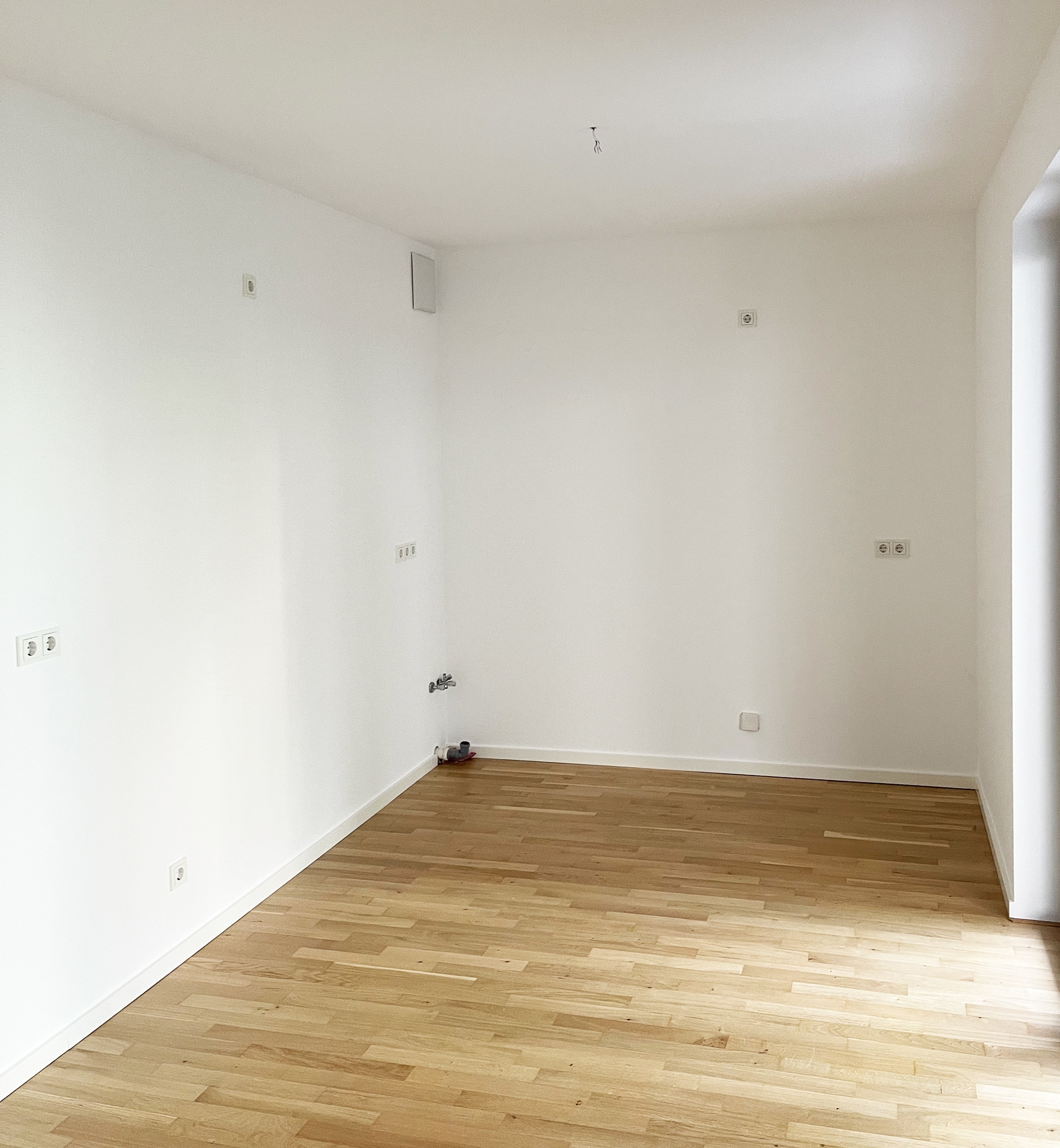 Frisch gestrichene Decke – Ergebnis in Wuppertaler Wohnung